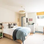 Aparthotel The Willows Boutique By I-stay