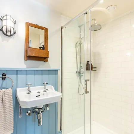 The Willows Boutique By I-stay